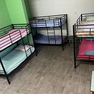  Hostel Mission Retreat